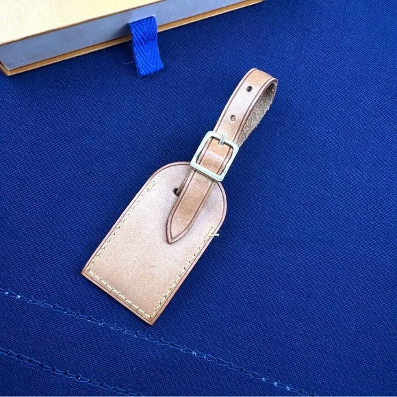 AUTHENTIC Vachetta Leather Luggage tag and loop. - Picture 5 of 5